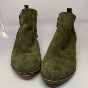 Lucky Brand Basel Suede Chelsea Boot / Ankle Bootie, Green- Women's 7